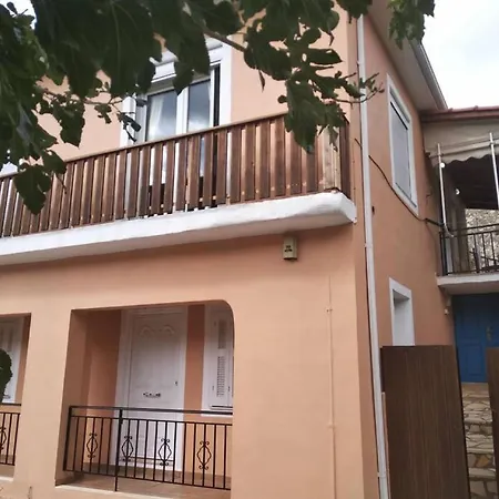 Aggelos House In Holiday home