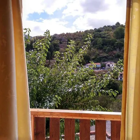 بيت للعطل Aggelos House In *