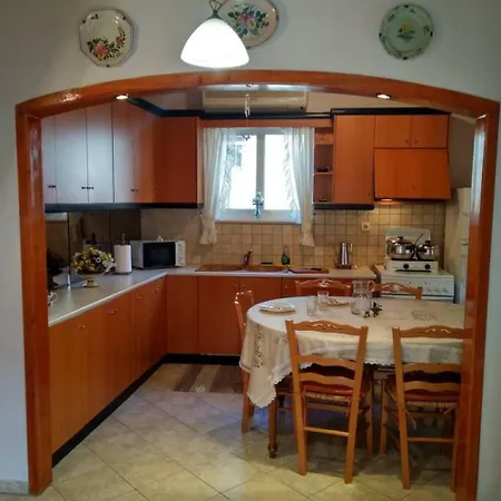 Aggelos House In * Kalamíci